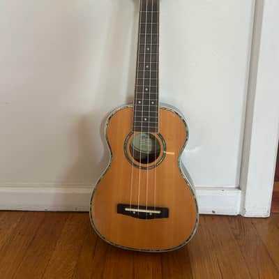 Mitchell MU70 Concert Ukulele 2010s - Natural Gloss