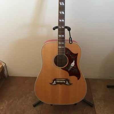 Gibson Dove 1989 - 2012 - Natural Top / Antique Cherry Back and Sides