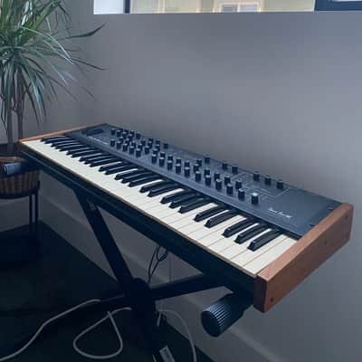Dave Smith Instruments Prophet 08 PE 61-Key 8-Voice Polyphonic Synthesizer 2009 - 2015 - Black with Wood Sides