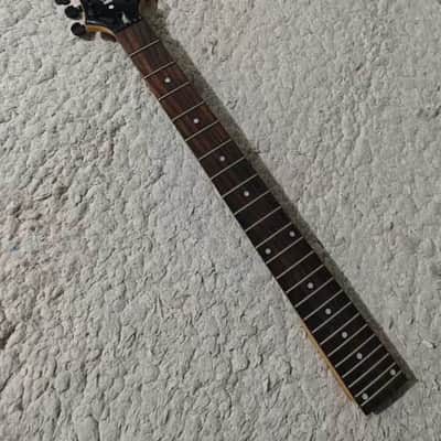Dean Vendetta Guitar Maple Wood Neck, Rosewood Fingerboard, Black Machine Heads