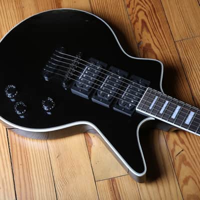 Dean Cadillac Select 3 pickup clean with Duncan pickups!