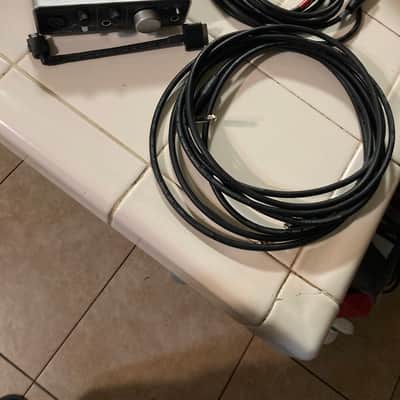 Focusrite iTrack Solo Audio Interface (w/ Device Link Cable & Extras!)