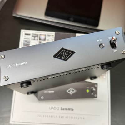 Universal Audio UAD-2 Satellite Thunderbolt 3 OCTO Core Desktop DSP Accelerator 2019 - Present - Gray