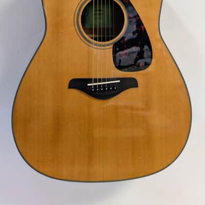 Yamaha FG800J - Solid Spruce Top Dreadnought Acoustic Guitar Natural