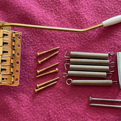 vintage 2000 Fender USA Stevie Ray Vaughan Strat LH gold tremolo bridge - complete / american stratocaster usa SRV