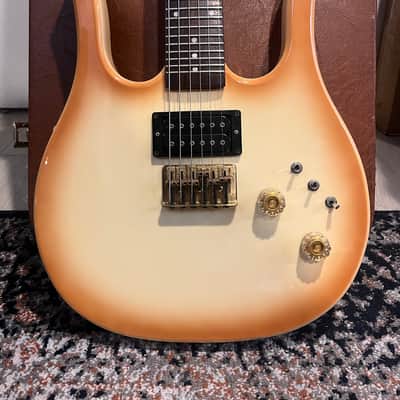 Hondo Longhorn Guitarlin 1980’s - Copperburst