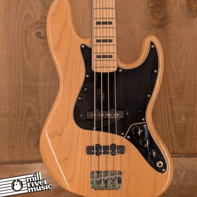 Squier 70's VM Jazz Bass w Flatwound strings and Gig bag