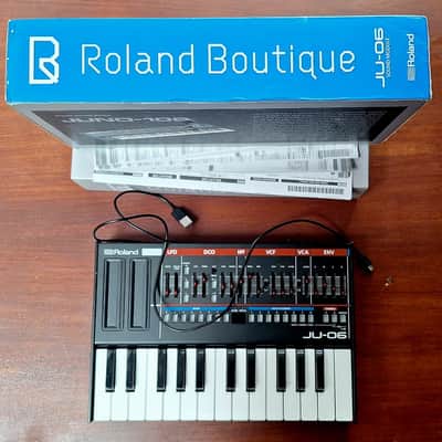 Roland JU-06A Boutique Series Synthesizer Module 2019 + Keyboard