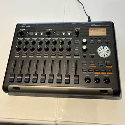 TASCAM DP-03SD 8-track Digital Portastudio 2017 - Present - Black