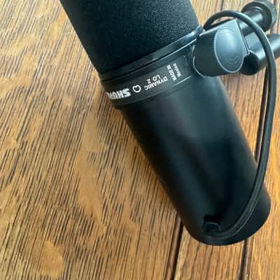 Shure SM7B Cardioid Dynamic Microphone 2001 - Present - Black