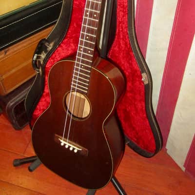 1960 Martin Baritone Ukulele Style 51 Natural