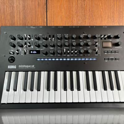 korg minilogue xd 4-voice Analog Synthesizer w/ box