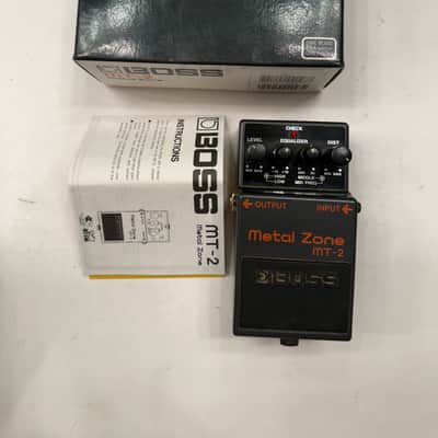 Boss Roland MT-2 Metal Zone Distortion Guitar Effect Pedal + Original Box