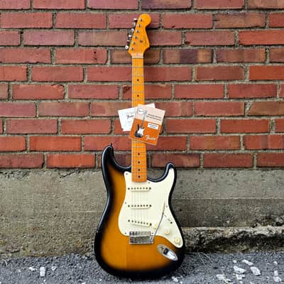 1984 Fender American Vintage '57 - AVRI 1957 Reissue Stratocaster - Sunburst - w/Case