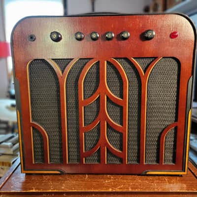 Hand-Made 12W Guitar Amp w/Reverb, Master Volume & Attenuator in a Retro-Inspired Solid Wood Cabinet