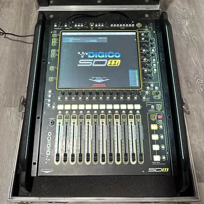 DiGiCo SD11i Digital Mixing Console w/ waves and case.