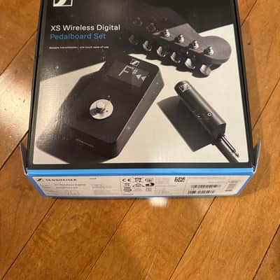 Sennheiser XSW-D Pedalboard Set (Digital Band; 2.4 GHz) Digital Wireless Instrument System with 1/4" Transmitter and Pedalboard Receiver 2019 - Present - Black