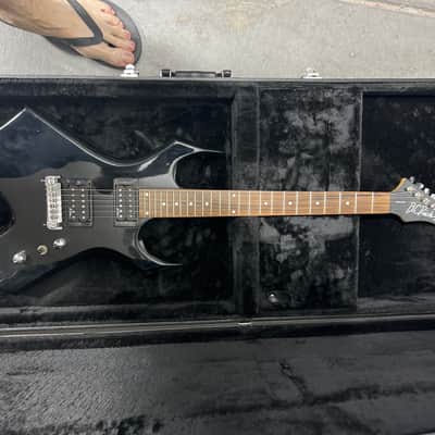 B.C. Rich Warlock Bronze Series - Gloss Black/WITH CASE!