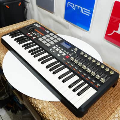 Akai MPK49 49-Key Keyboard Controller β Smart for Home / Kids / Adults
