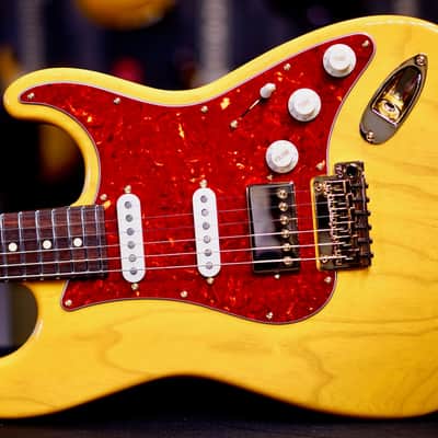 Suhr Classic S Custom Trans Butterscotch Rosewood Neck & Gold Package 85903