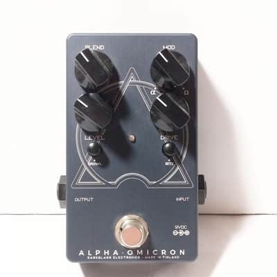 Darkglass Alpha Omicron Effects Pedal Tested