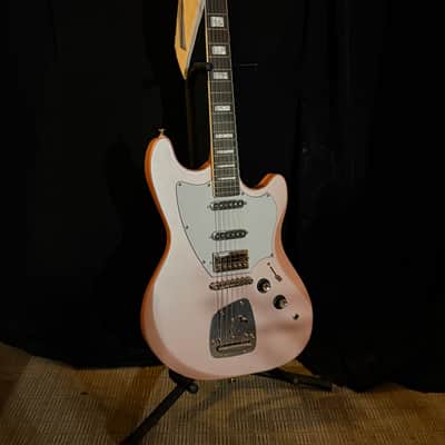 Guild Surfliner Deluxe Offset Electric Guitar – Rose Quartz Metallic Pink – Dual Single Coil – Vibrato