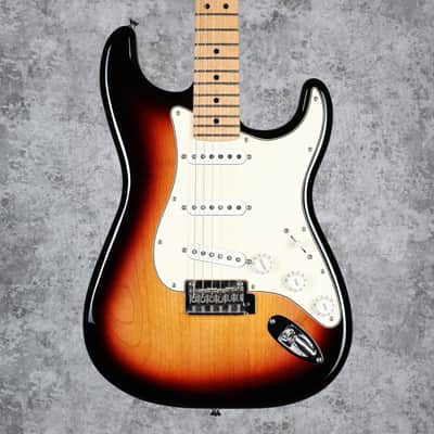 Fender Player Stratocaster with Maple Fretboard 3-Color Sunburst 2022 (Upgraded!)