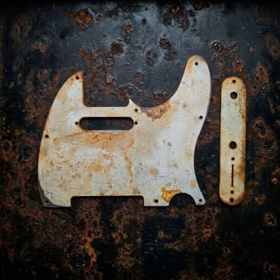 TELECASTER 8 holes pickguard - Steel rust ultra relic white