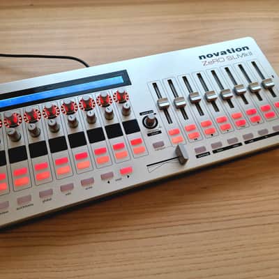 Novation ReMOTE Zero SL MK2 MIDI / DAW Controller / Programmer