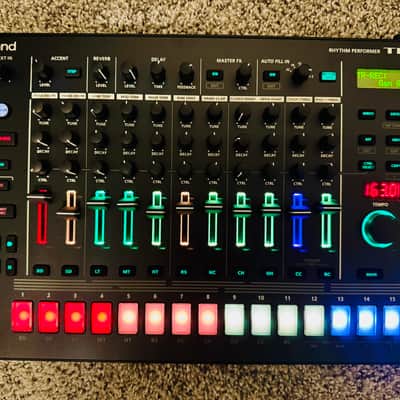 Roland TR-8S AIRA Rhythm Performer Drum Machine with Sample Playback