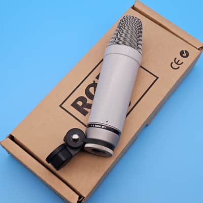 ☆Vintage 2000 RODE NT1 Large Diaphragm Cardioid Condenser Microphone w/ Original Box and Mic Clip