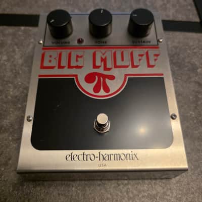 Electro-Harmonix Big Muff Pi 2000 - Present - Silver / Black / Red