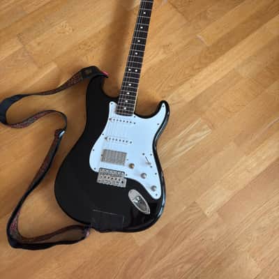 Fender American Performer Stratocaster w/Lindy Fralin Prewired Pickguard