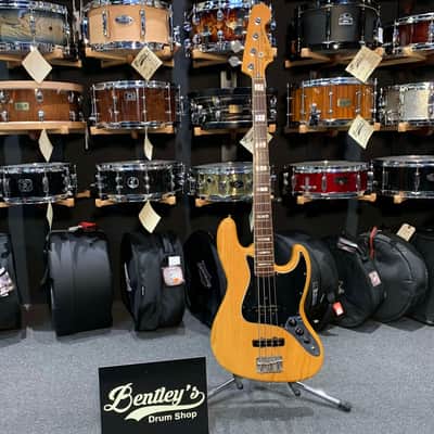 1976 Fender 4-string Jazz Bass Guitar w/ Case (Rm2)