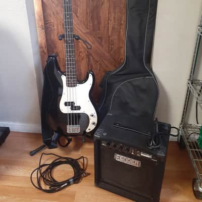 Squier Affinity Precision Bass Original P Bass Bundle Fender Rumble 15 Amp
