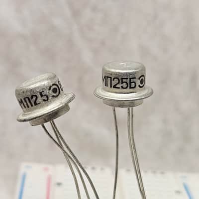Soviet Mixed MP25 & MP25B Germanium PNP Transistor Pair – Tested for Fuzz Face (hFE 19 & 53)