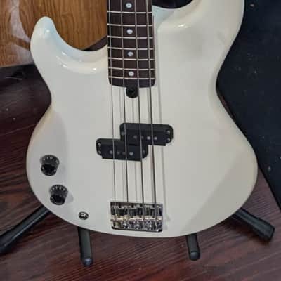 Yamaha BB300 1988 Left-Handed Precision Bass Guitar