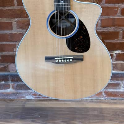 Martin 2022 SC-13E Sitka Spruce/Koa Acous/Elec with padded Gigbag