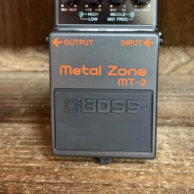 Boss MT-2 Metal Zone With Box (Silver Label) 1991 - Present - Black