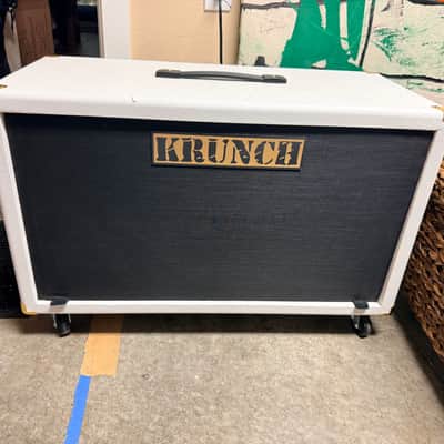 Krunch Custom 2x12 2022 - White tolex gold hardware