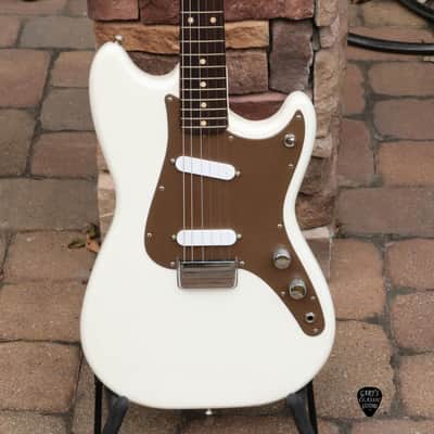 1963 Fender Duo-Sonic, Rare Olympic White & Brown guard (FEE1172)