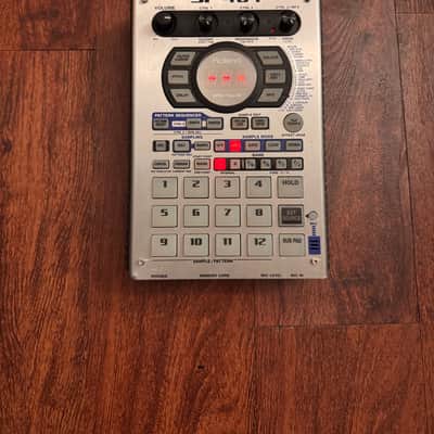 Roland SP-404 Sampler 2005 - 2008 - Silver