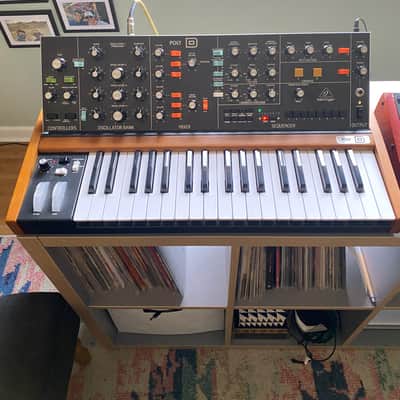 Behringer Poly D Synthesizer