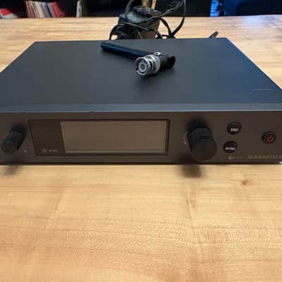 Sennheiser SR IEM G4 & EK IEM G4 stereo transmitter and receiver for wireless in-ear monitors