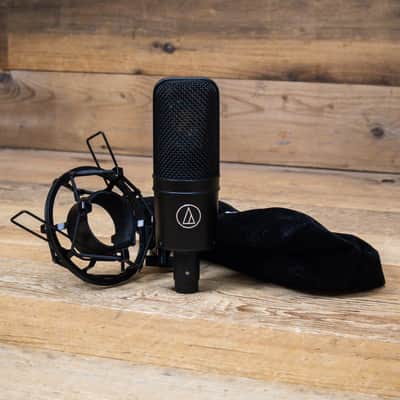 Audio-Technica AT4040 Condenser Microphone w/ Shock Mount AT-4040 U270047-01