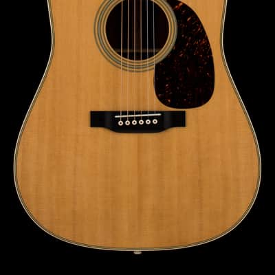 Martin D-28 (2019) - Natural #09668 with Original Hard Case
