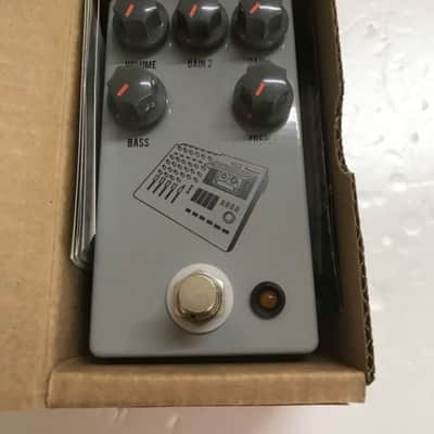 JHS 424 Gain Stage Channel Preamp Pedal w/ Original box & paperwork