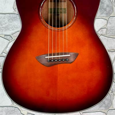 Yamaha CSF1M Parlor Acoustic Guitar in good condition