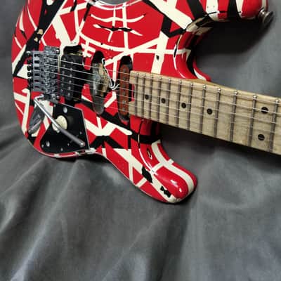 2021 EVH Striped Series Frankie Red / White / Black Stripes Relic