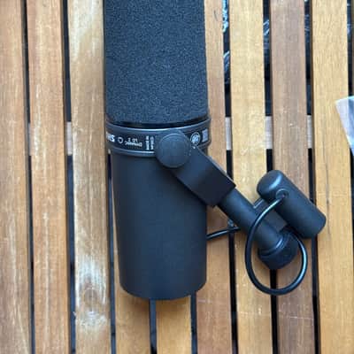 Shure SM7B Cardioid Dynamic Microphone 2001 - Present - Black